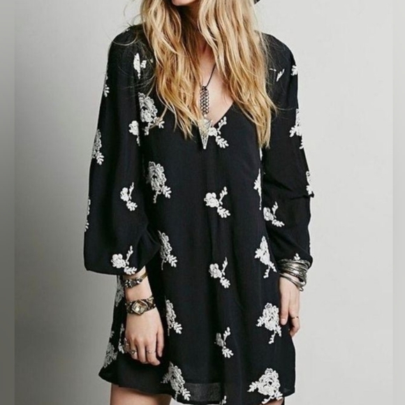 FREE People Embroidered Austin Mini Dress Size Small - Picture 7 of 7